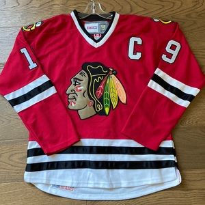 NWOT - NHL Vintage Hockey Officially Licensed Blackhawks Jersey